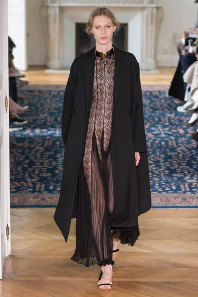 Look 47